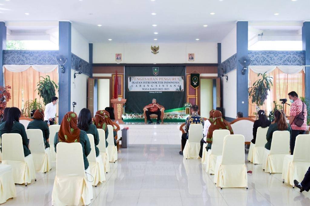 Bupati Jarot Winarno Hadiri Pengesahan IIDI Cabang Sintang