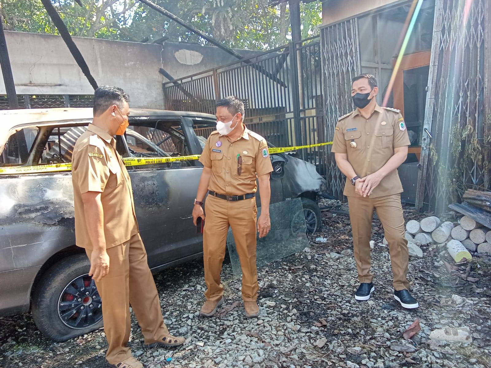 Tinjau Kantor BKPSDM Kapuas Hulu Pasca Kebakaran, Fransiskus Diaan: Jangan Ada Persepsi Macam-macam