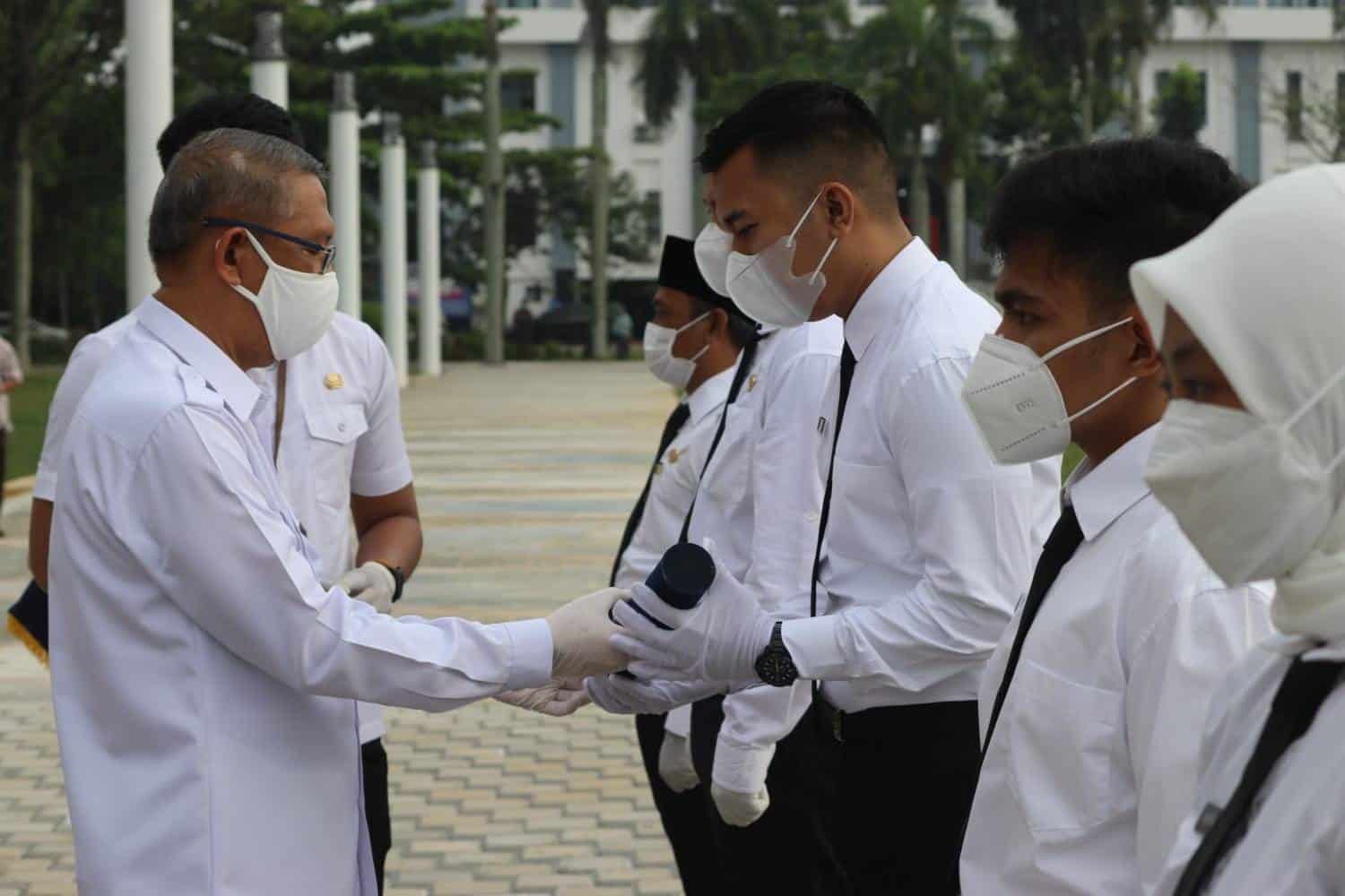 Gubernur Sutarmidji Serahkan SK Pengangkatan 396 CPNS dan P3K Pemprov Kalbar