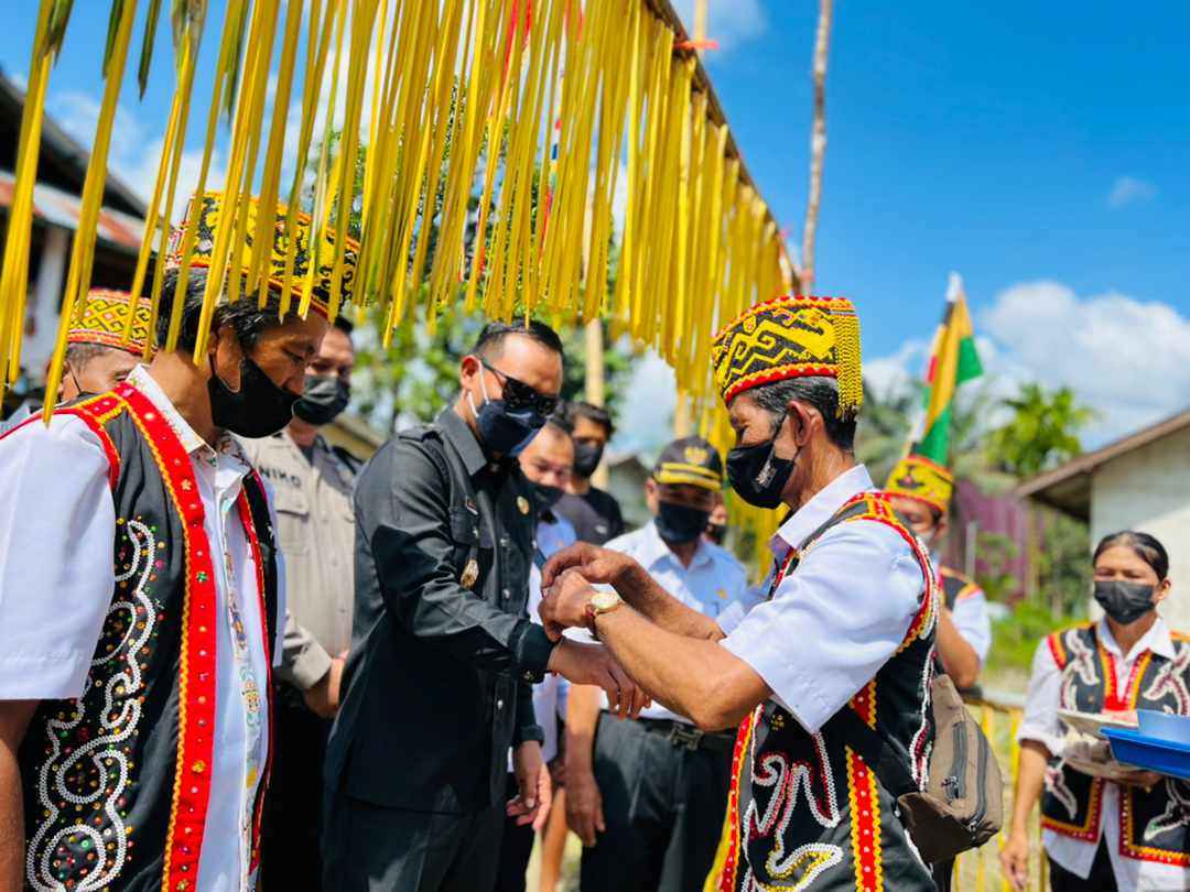 Wahyudi Hidayat Tinjau Vaksinasi dan Halal Bihalal di Kecamatan Embaloh Hulu