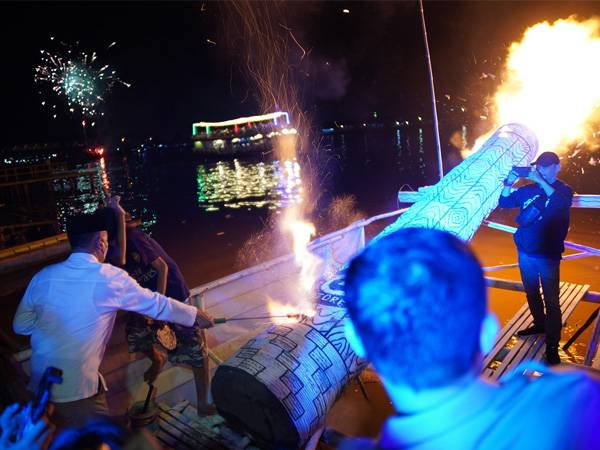 Wako Edi Kamtono Sulut Meriam Karbit di Gang Kuantan