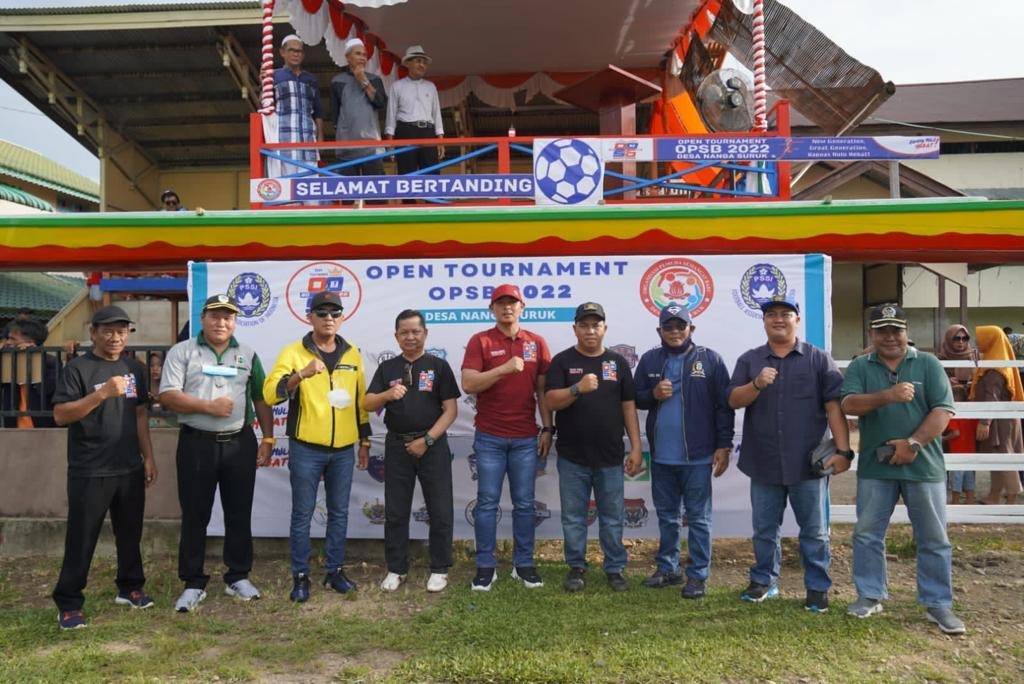 Wakil Bupati Kapuas Hulu Buka Open Turnamen OPSB 2022 di Lapangan Gusti Ali Akbar