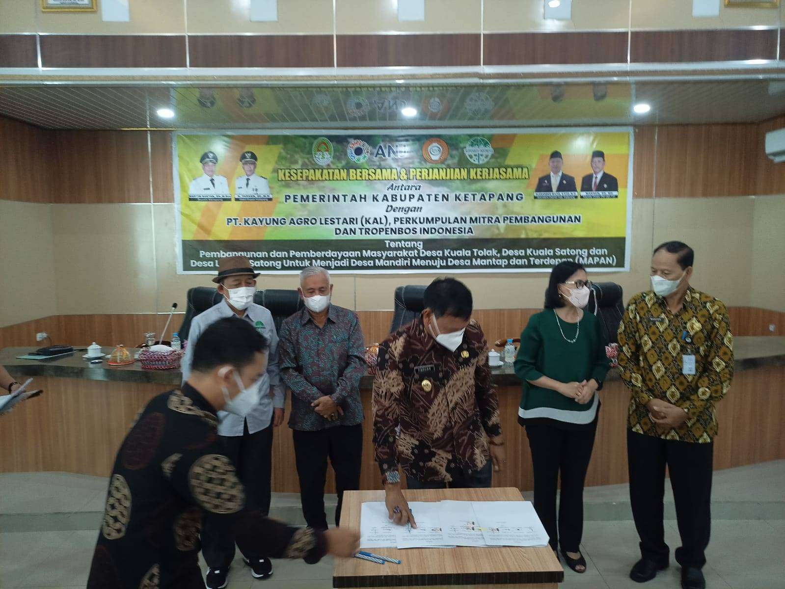 Pemkab Ketapang dan PT KAL Teken MoU Bangun Desa MAPAN di Kecamatan MHU