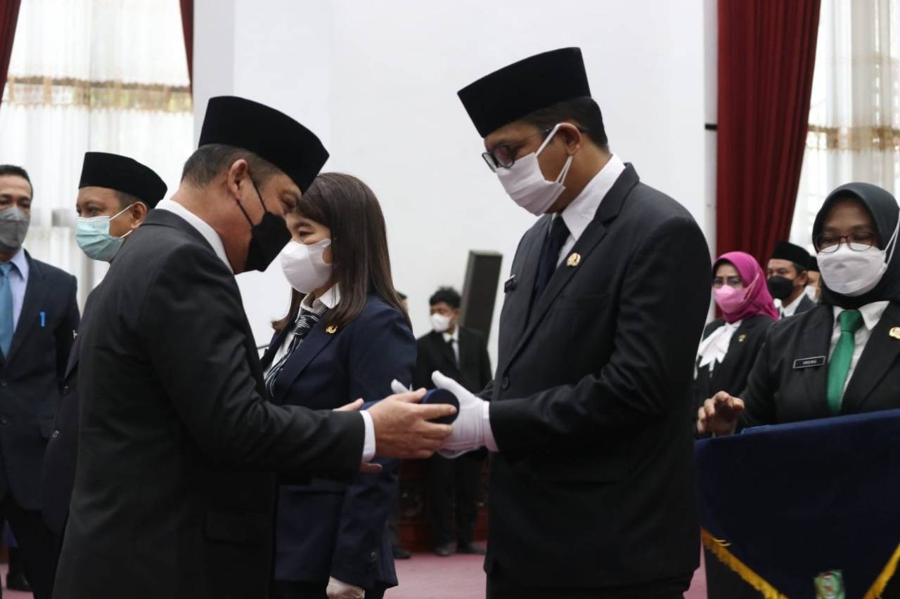 Lantik 68 Pejabat Administrator dan Pejabat Pengawas, Ria Norsan: Amanah yang Harus Dipertanggungjawabkan