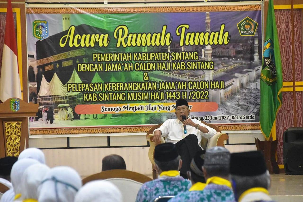Sebelum Berangkat, Bupati Jarot Winarno Ramah Tamah dengan 63 Jemaah Calon Haji Sintang