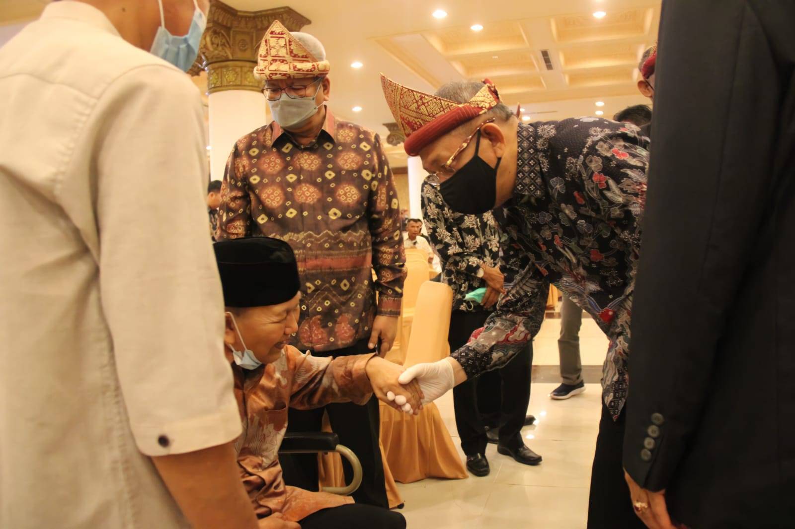 Hadir di Halal Bihalal dan Pengukuhan DPW Ikabes, Sutarmidji Ajak Bangun Kalbar