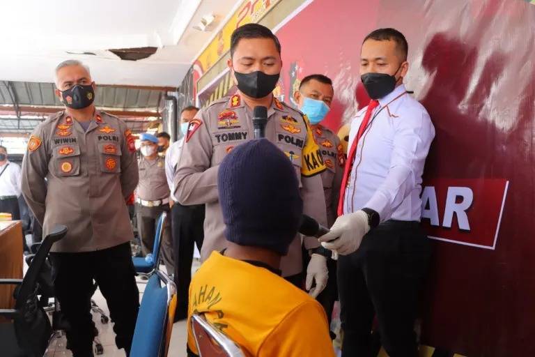 Bos Toko Aneka Ban Sintang Ternyata Tewas Dibunuh Karyawan Sendiri