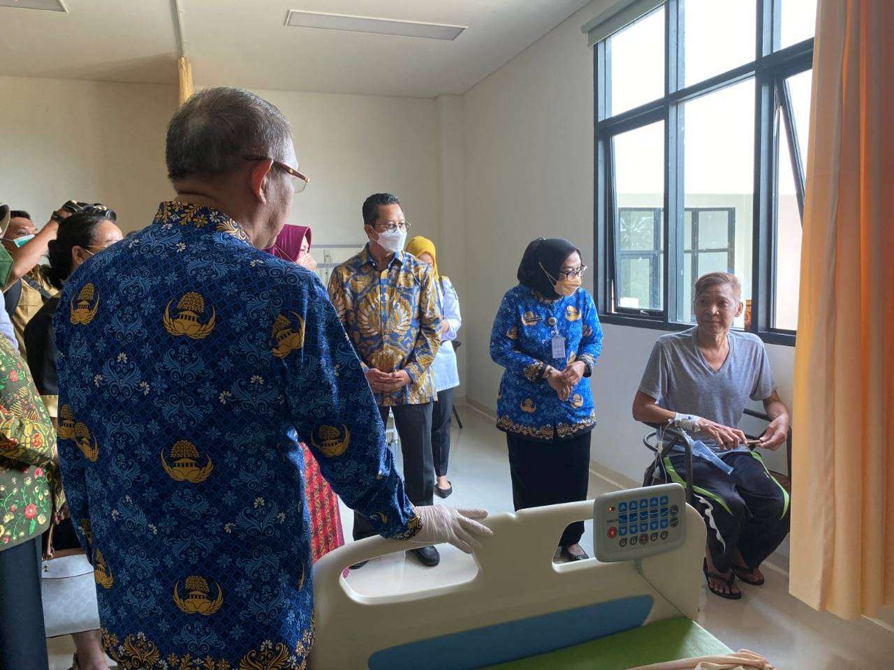 Gubernur Kalbar bersama Wakil Ketua DPD RI Tinjau Sarpras di RSUD Soedarso Pontianak