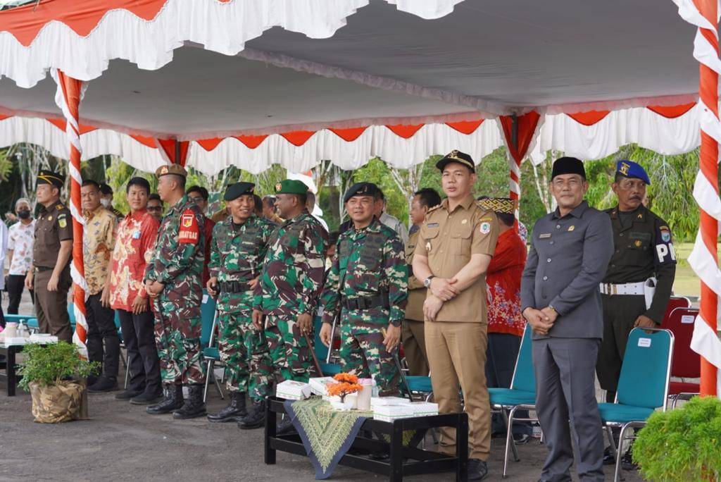 Hadiri Sertijab Danyonif RK 644/WLS, Bupati Sis: Bersama TNI Kita Wujudkan Kapuas Hulu Hebat