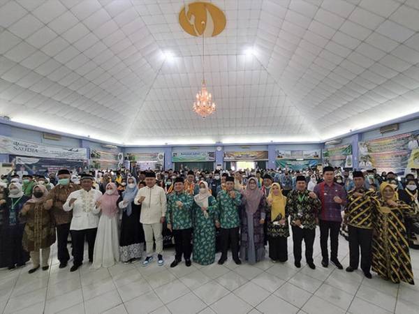 Hadir Langsung di Batam, Wabup Farhan Lepas Keberangkatan CJH Ketapang