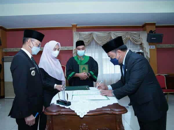 Edi Kamtono Lantik Lima Pejabat Eselon Dua, Sidig Handanu Jadi Kepala Bappeda