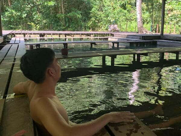 Hot Spring Panchor Sarawak Tawarkan Sensasi Mandi Air Panas Alami