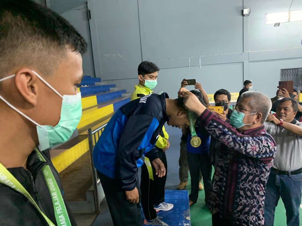 Kontingen Kota Pontianak Borong Emas di Cabor Bulutangkis Popda 2022