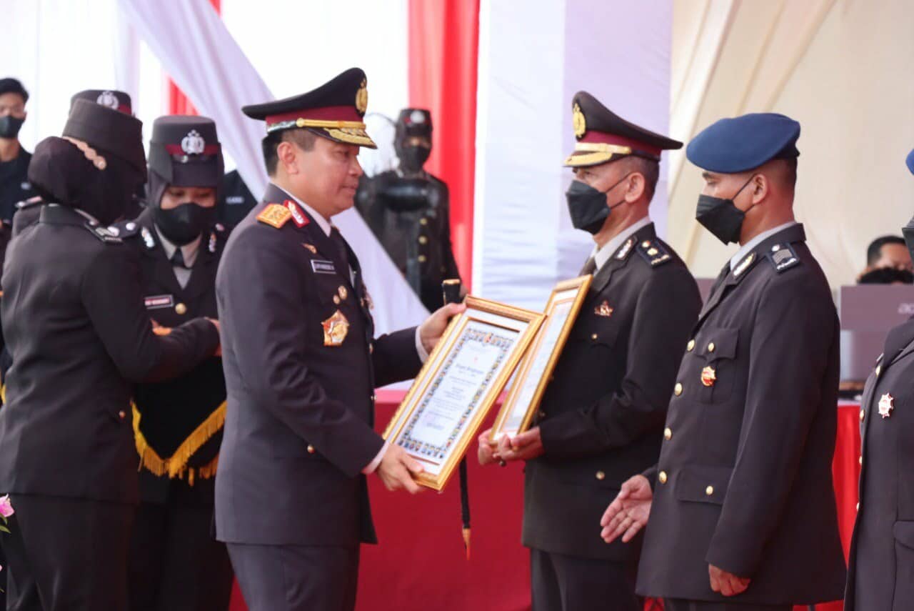 Polda Kalbar Gelar Upacara Peringatan Hari Bhayangkara ke-76 di Lapangan Jananuraga