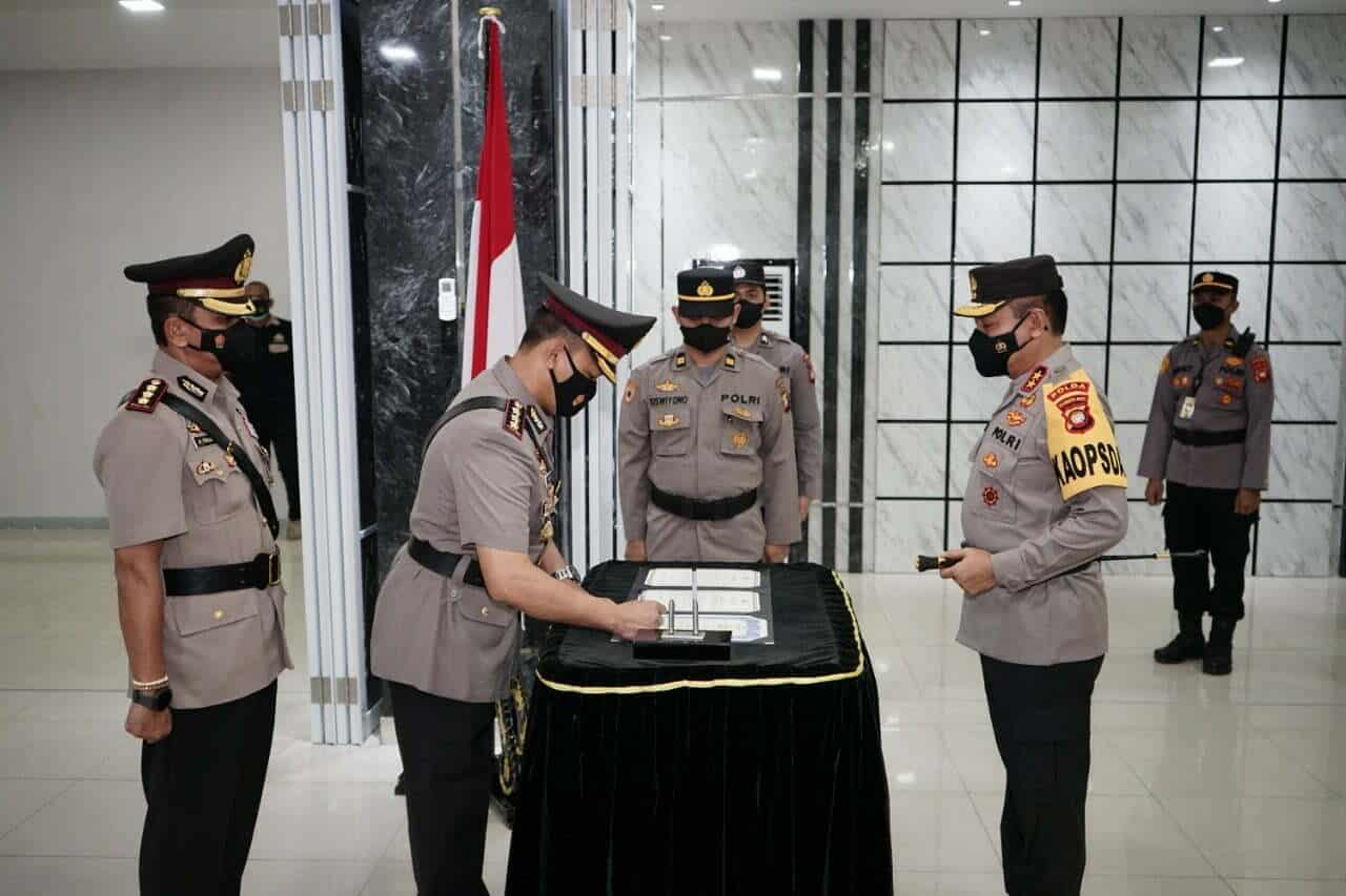 Kapolda Kalbar Pimpin Sertijab Dua Pejabat Utama dan Tiga Kapolres