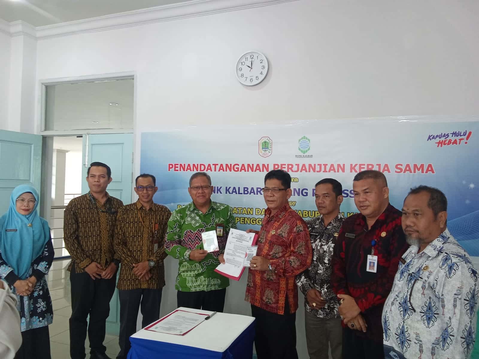 Untuk Kemudahan dan Jaminan Keamanan, Bank Kalbar Cabang Putussibau Teken MoU dengan Bapenda Kapuas Hulu