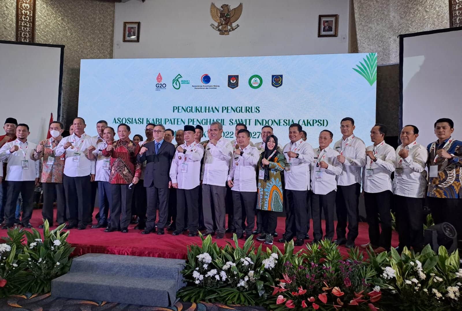 Bupati Kapuas Hulu Dikukuhkan Jadi Pengurus Asosiasi Kabupaten Penghasil Sawit Indonesia oleh Mendagri