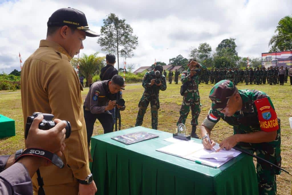 Bupati Kapuas Hulu Sebut TMMD Sejalan dengan Visi "Kapuas Hulu Hebat"