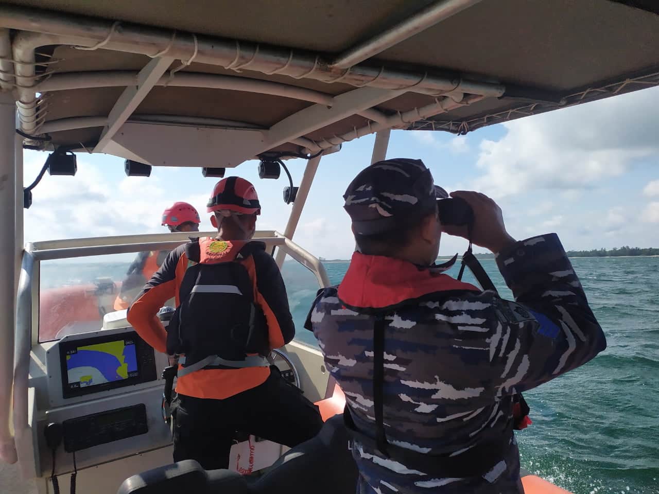 Pencarian Lima Kru TB Rita 103 yang Hilang di Perairan Kendawangan Resmi Diperpanjang