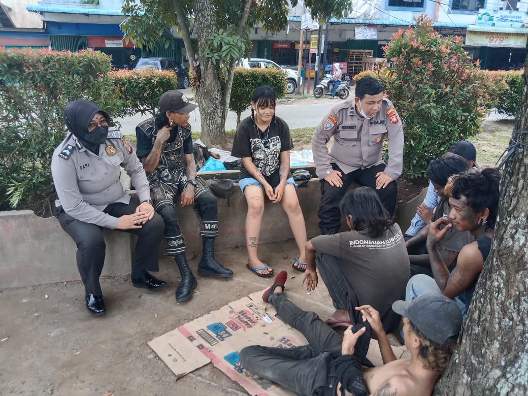 Satbinmas Polres Kubu Raya Lakukan Pembinaan kepada Anak Punk