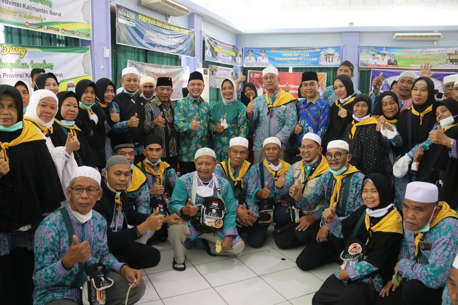 Tiba di Tanah Air, Jemaah Haji Kalbar Disambut Haru Wagub Norsan dan Erlina