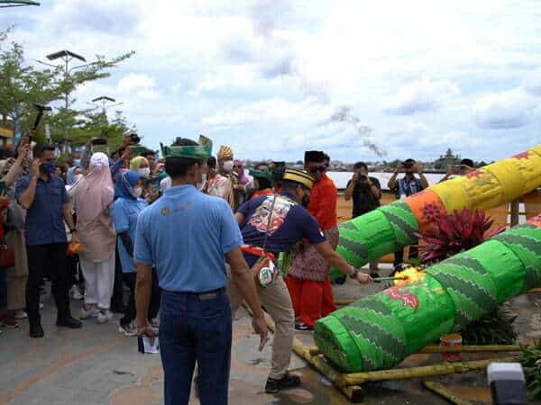 Sulut Meriam Karbit, Mas Menteri Sandiaga Uno: Sensasinya Luar Biasa