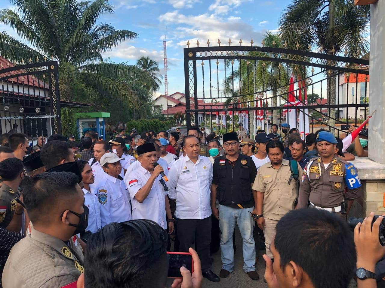 Sekda Ketapang Terima Aspirasi Massa Aksi Soal Kelangkaan Solar