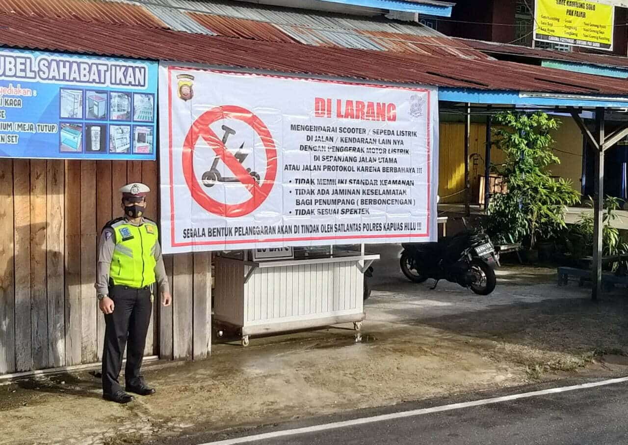Sat Lantas Polres Kapuas Hulu Sosialisasi Larangan Penggunaan Sepeda Listrik di Jalan
