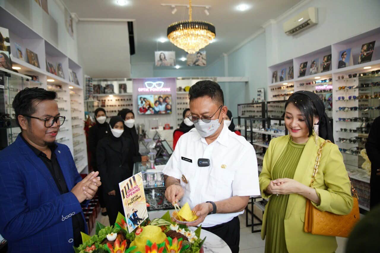 Edi Rusdi Kamtono: Keberadaan Optik Pontianak Bantu Kesehatan Mata Masyarakat