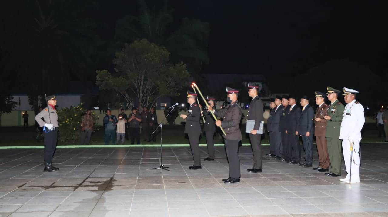 Rangkaian Peringatan HUT RI ke-77, Forkopimda Ketapang Laksanakan Apel Kehormatan dan Renungan Suci di Makam Pahlawan