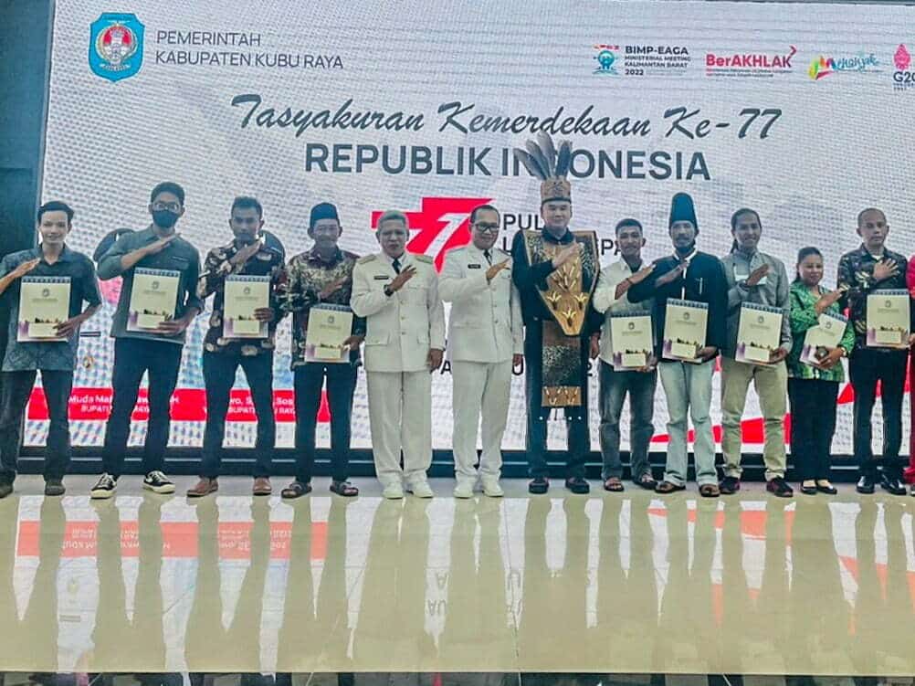 1000 Petani Sawit Swadaya di Kubu Raya Terima STD-B