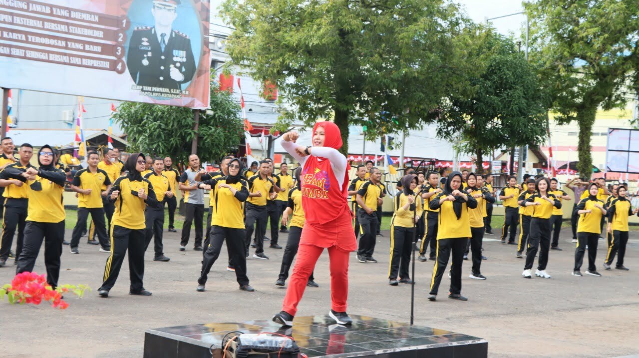 Meriahkan HUT Polwan ke-74, Polres Ketapang Gelar Olahraga Bersama
