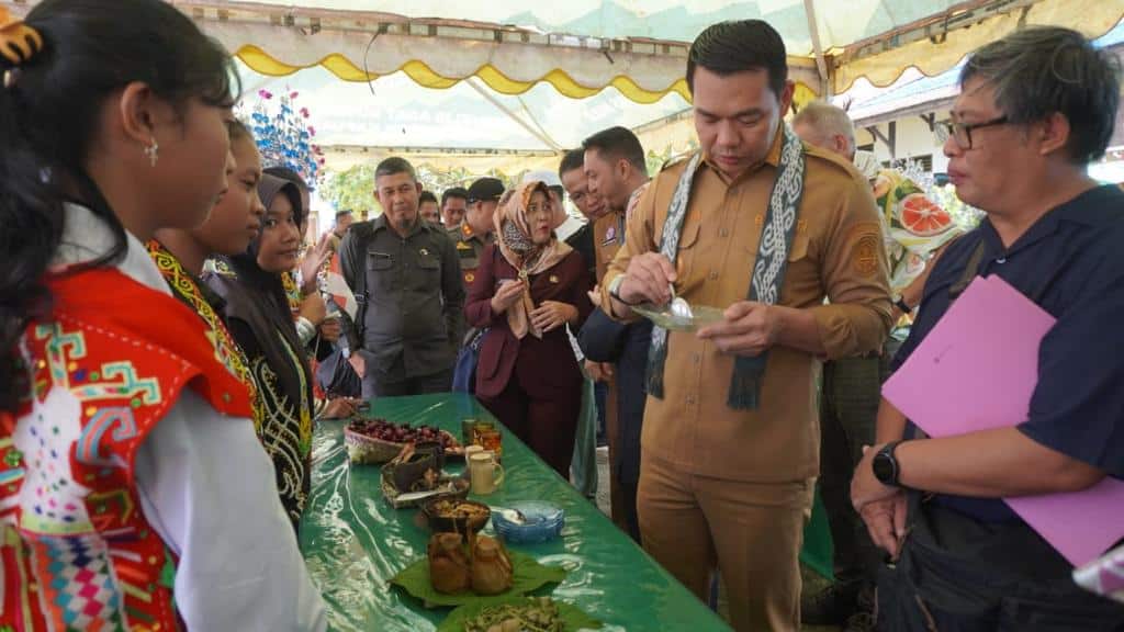 Gelar Festival Makanan Tradisional, Bupati Kapuas Hulu: Mari Jaga dan Pertahankan Budaya Kita!
