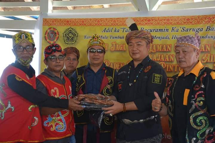 Hadiri Gawai Adat Dayak Pempagok Jeramek, Sekda Ketapang Harapkan Tradisi Para Leluhur Tetap Terus Dilestarikan