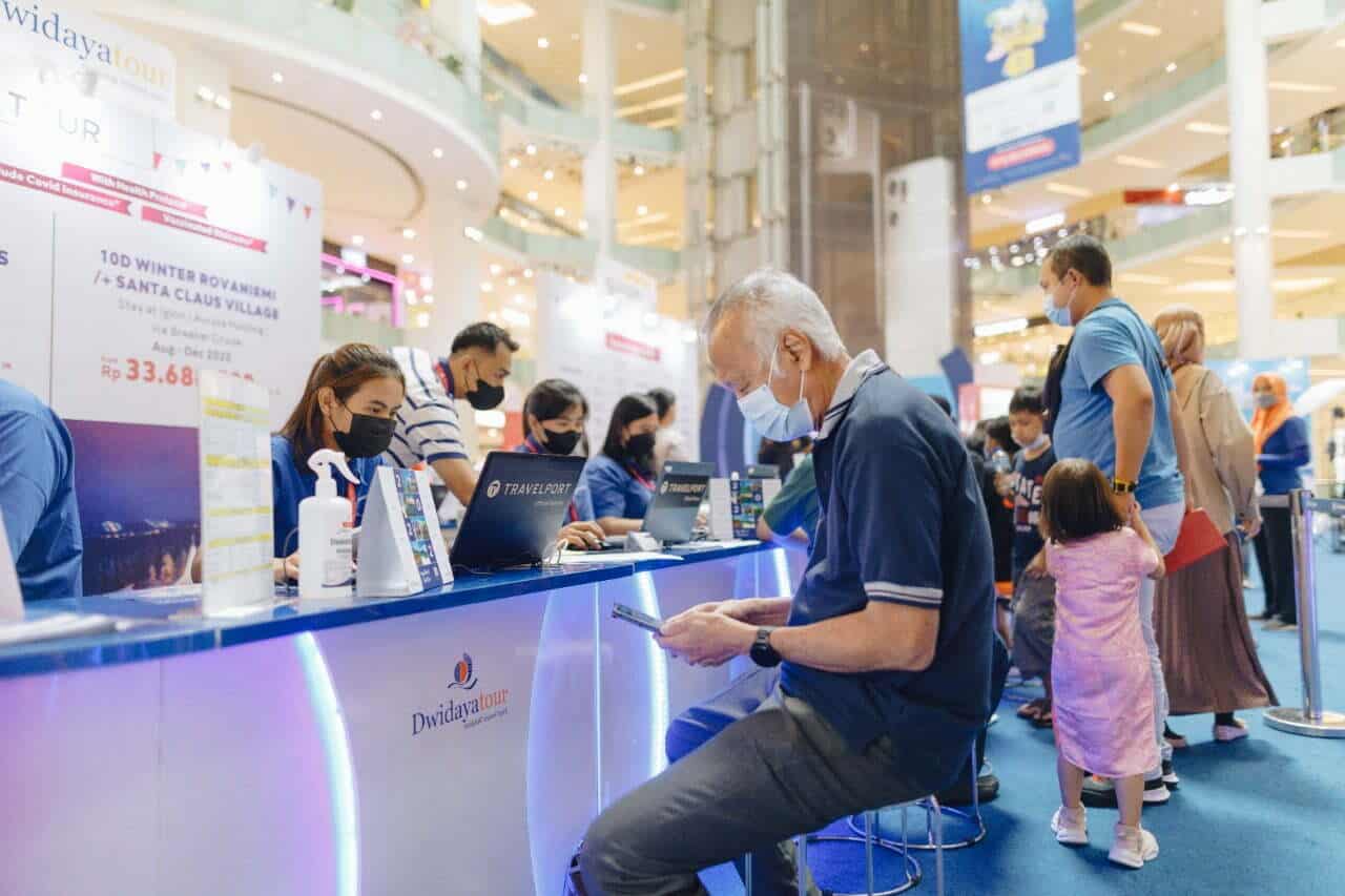 Asiknya Berburu Destinasi Liburan Hemat di Ayani Mega Mall Pontianak Bersama Dwidayatour dan Bank Mandiri