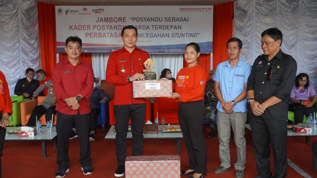 Bupati Kapuas Hulu Tutup Kegiatan Jambore Kader Posyandu Perbatasan