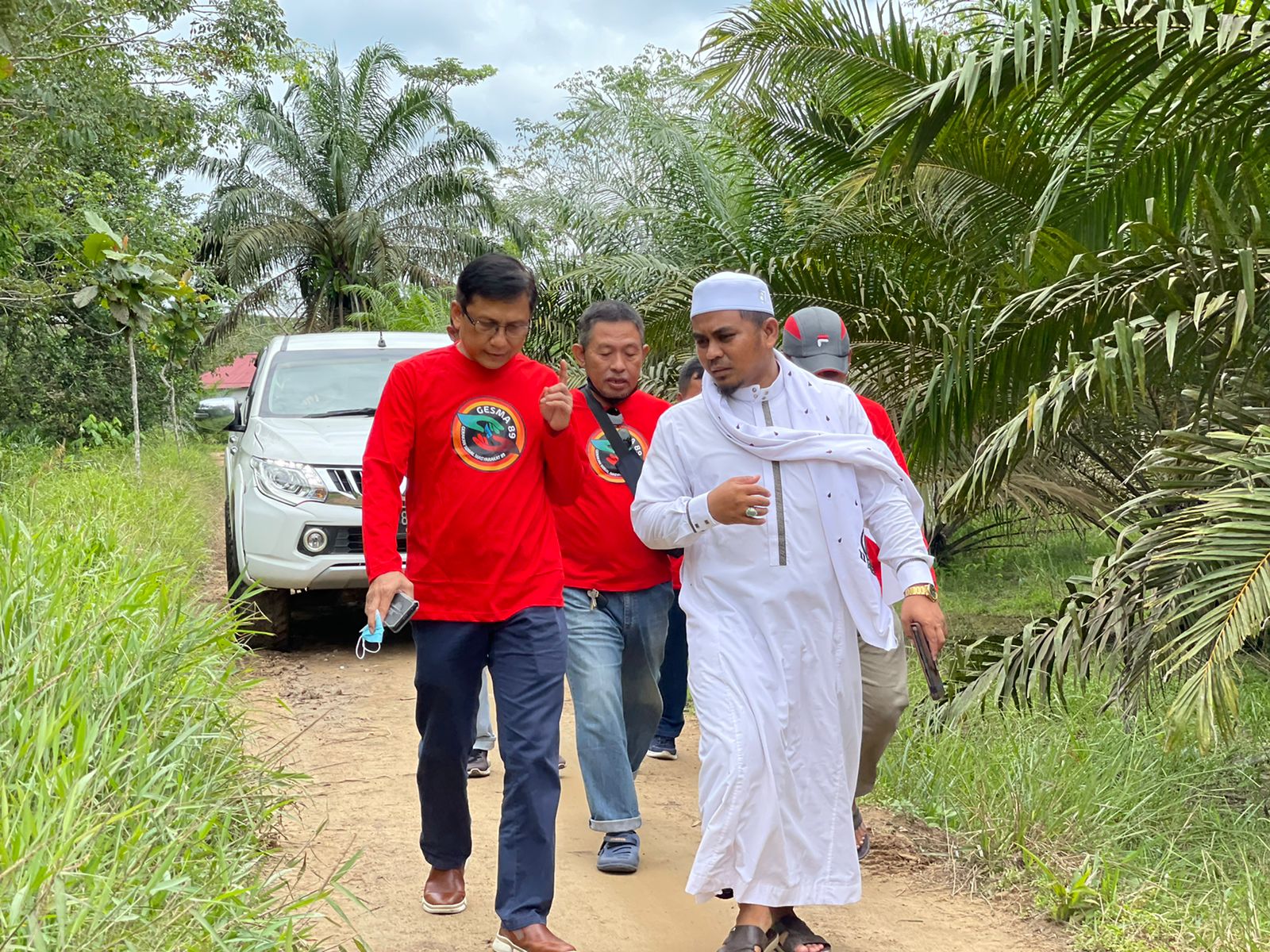 Bersama Gesma 89, Kabid Dokkes Polda Kalbar Salurkan Sembako ke Ponpes di Kubu Raya