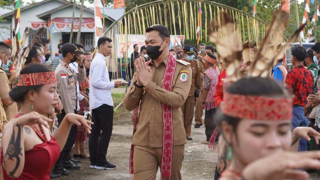 Bupati Kapuas Hulu Hadiri Pisah Sambut Camat dan Ketua TP PKK Kecamatan Bika