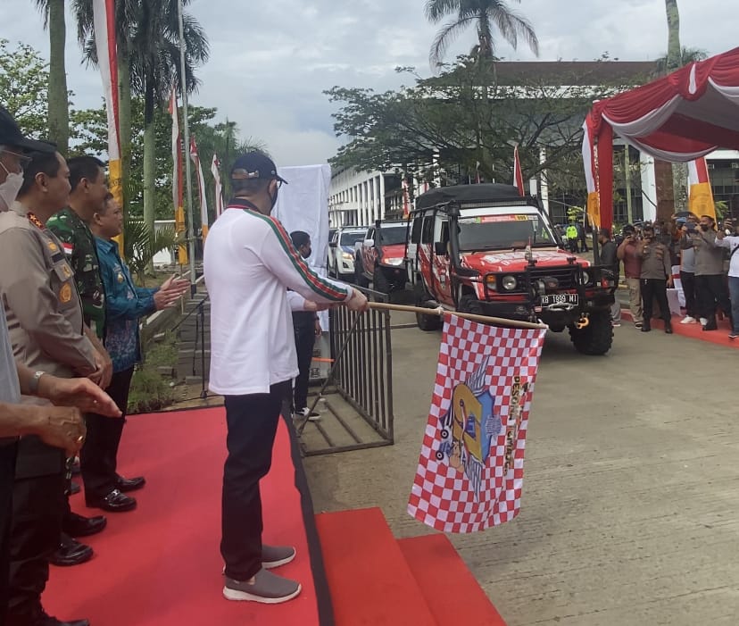 Lepas Rally Wisata dan Expedition Bhakti Bhayangkara Khatulistiwa, Midji Ajak Promosikan Temajuk