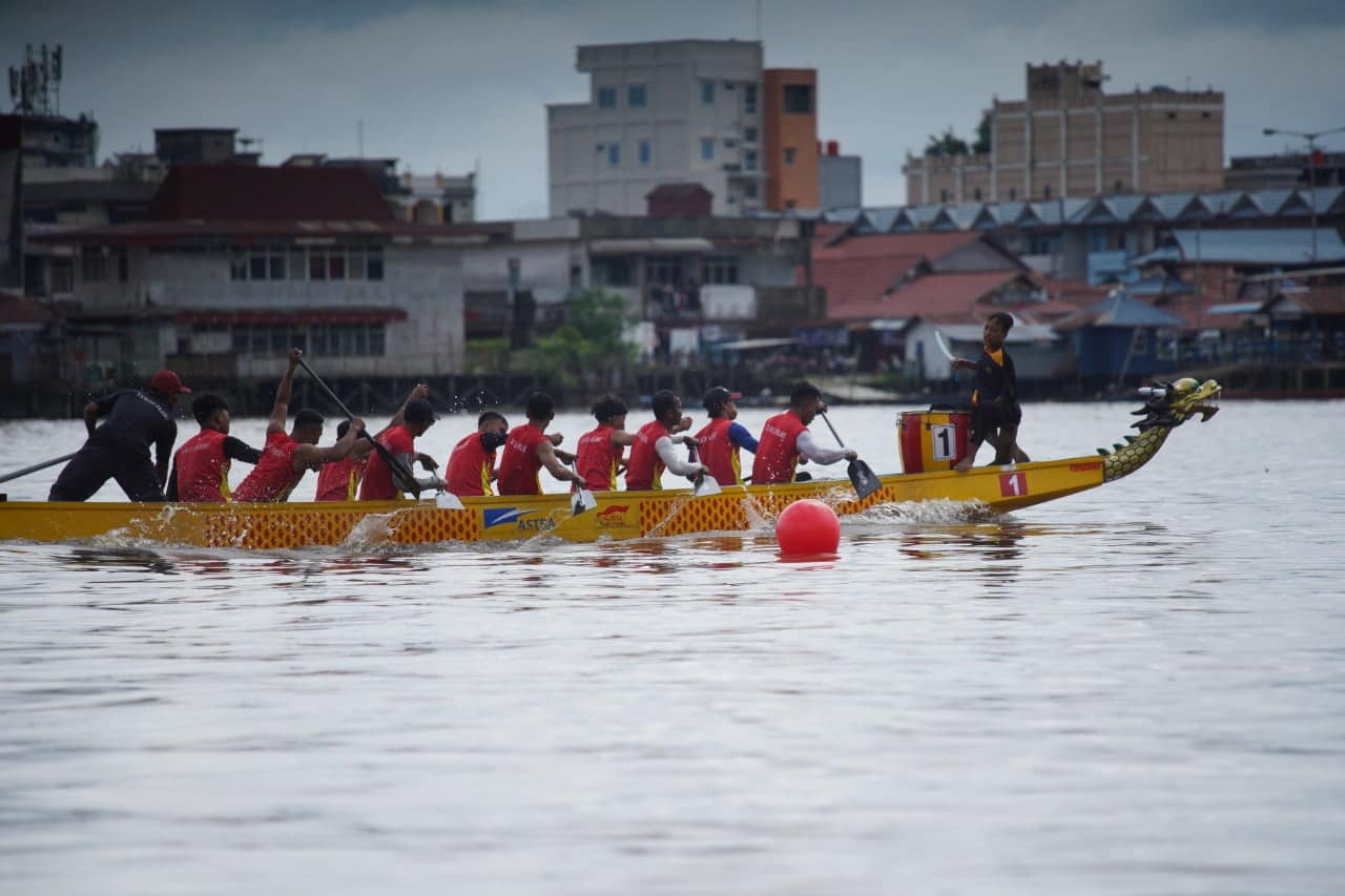 18 Tim se-Kalbar Ramaikan Festival Dragon Boat di Pontianak, Wako Edi: "Kayuh" Sampai Internasional