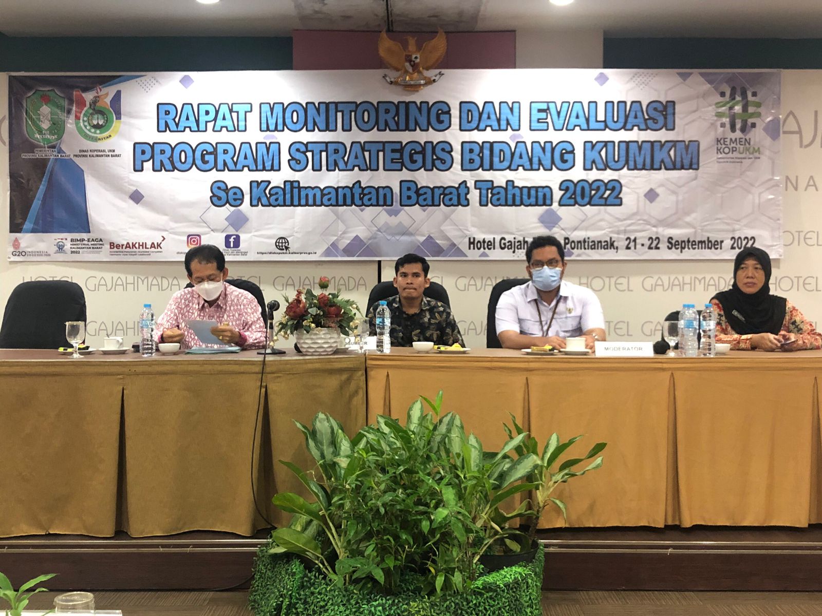 Diskop-UKM Kalbar Gelar Monitoring dan Evaluasi Program Strategis KUMKM