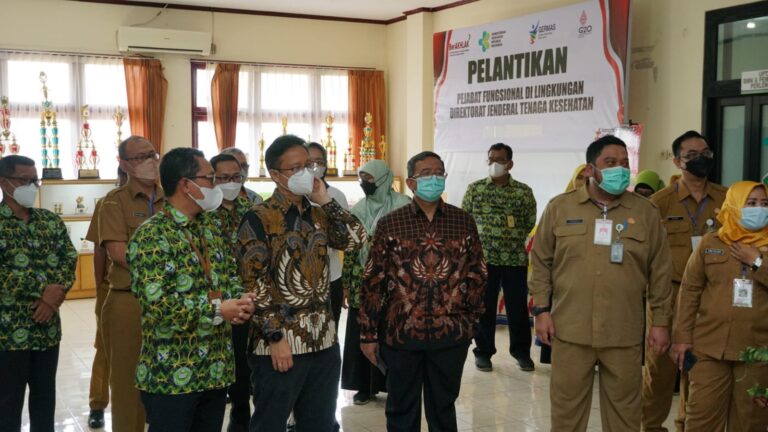 Kunjungan ke Poltekkes Kemenkes Pontianak, Menkes Tinjau Fasilitas dan Perkuat Transformasi Pelayanan Kesehatan