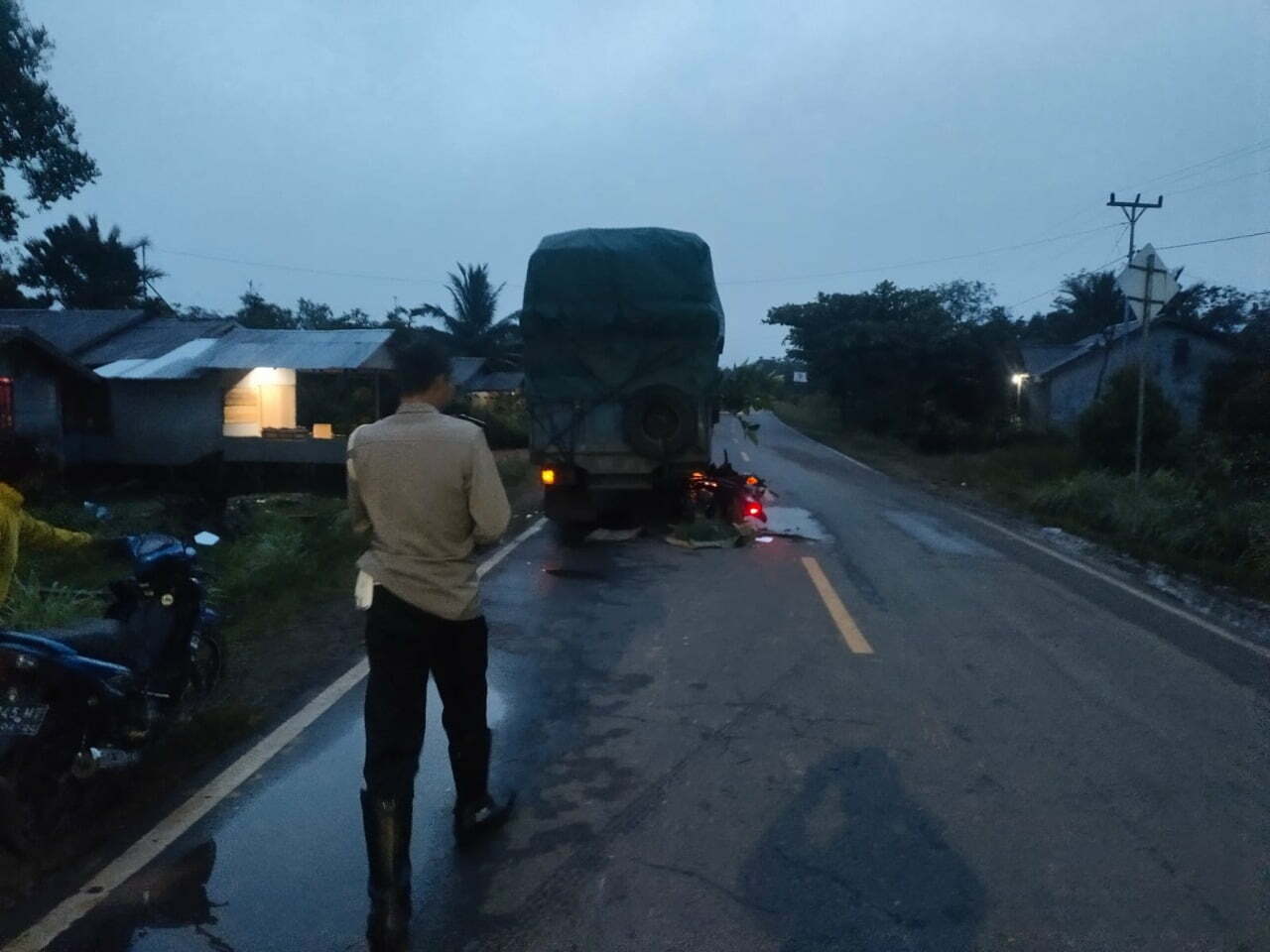 Hantam Truk Mogok, Pengendara Motor KB 6658 DN Meninggal Dunia