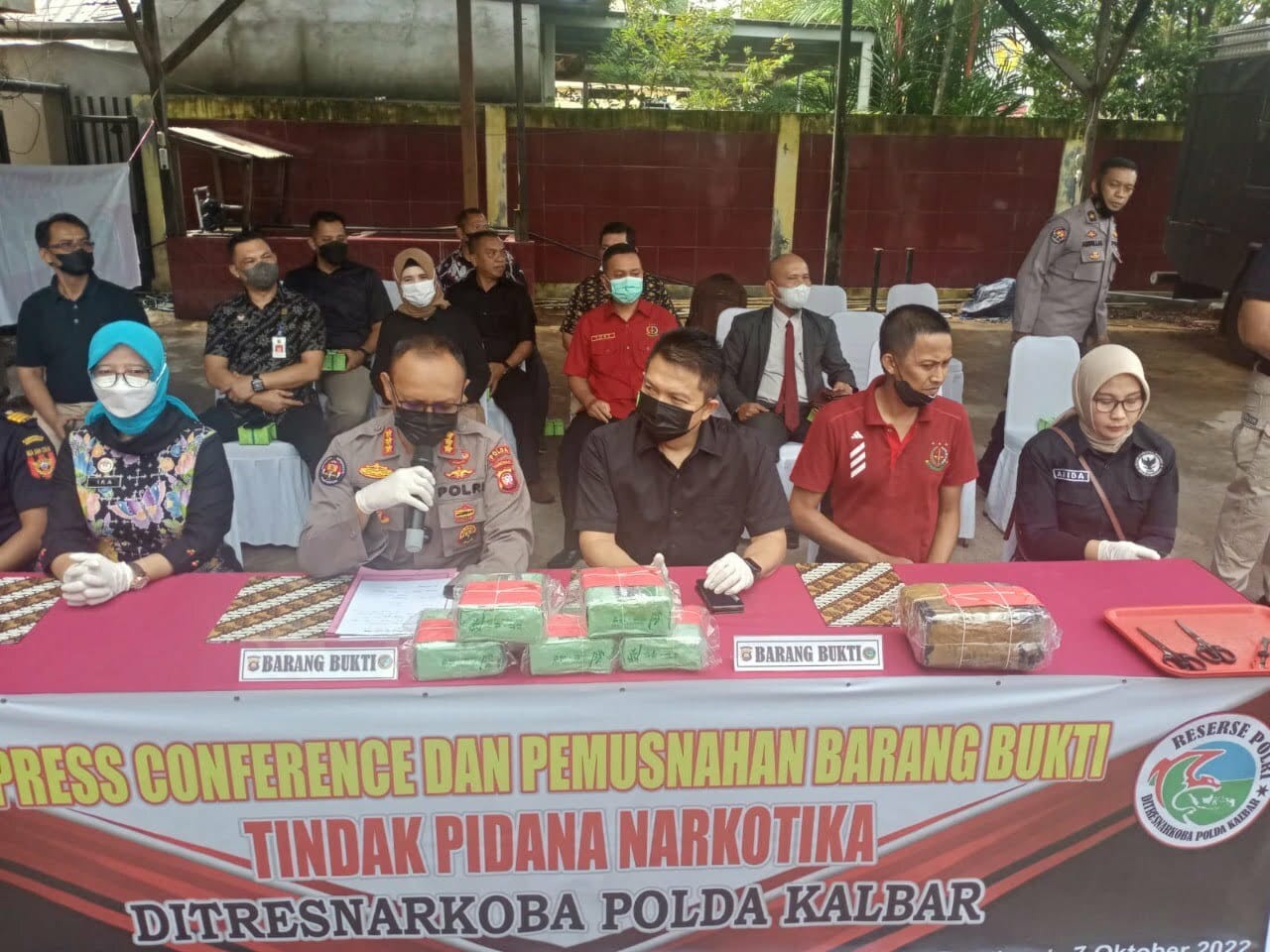 Polda Kalbar Musnahkan 5 Kg Sabu dan 2 Kg Ganja