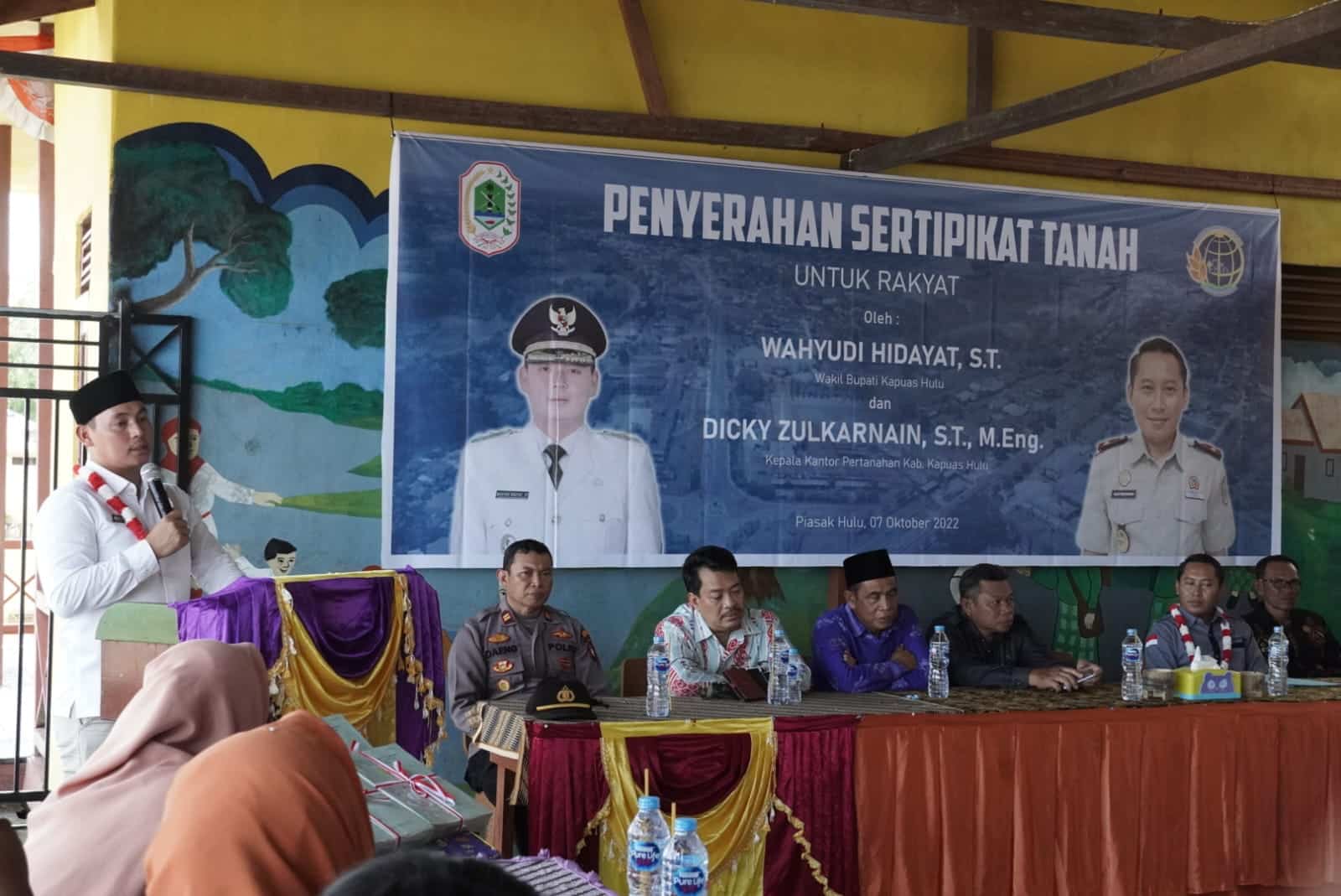 Serahkan 605 Sertifikat Tanah di Kecamatan Selimbau, ini Kata Wabup Kapuas Hulu 