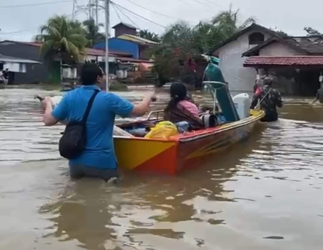 Puskesmas di Kecamatan Simpang Hulu Ketapang Terendam Banjir, Pasien Dievakuasi 