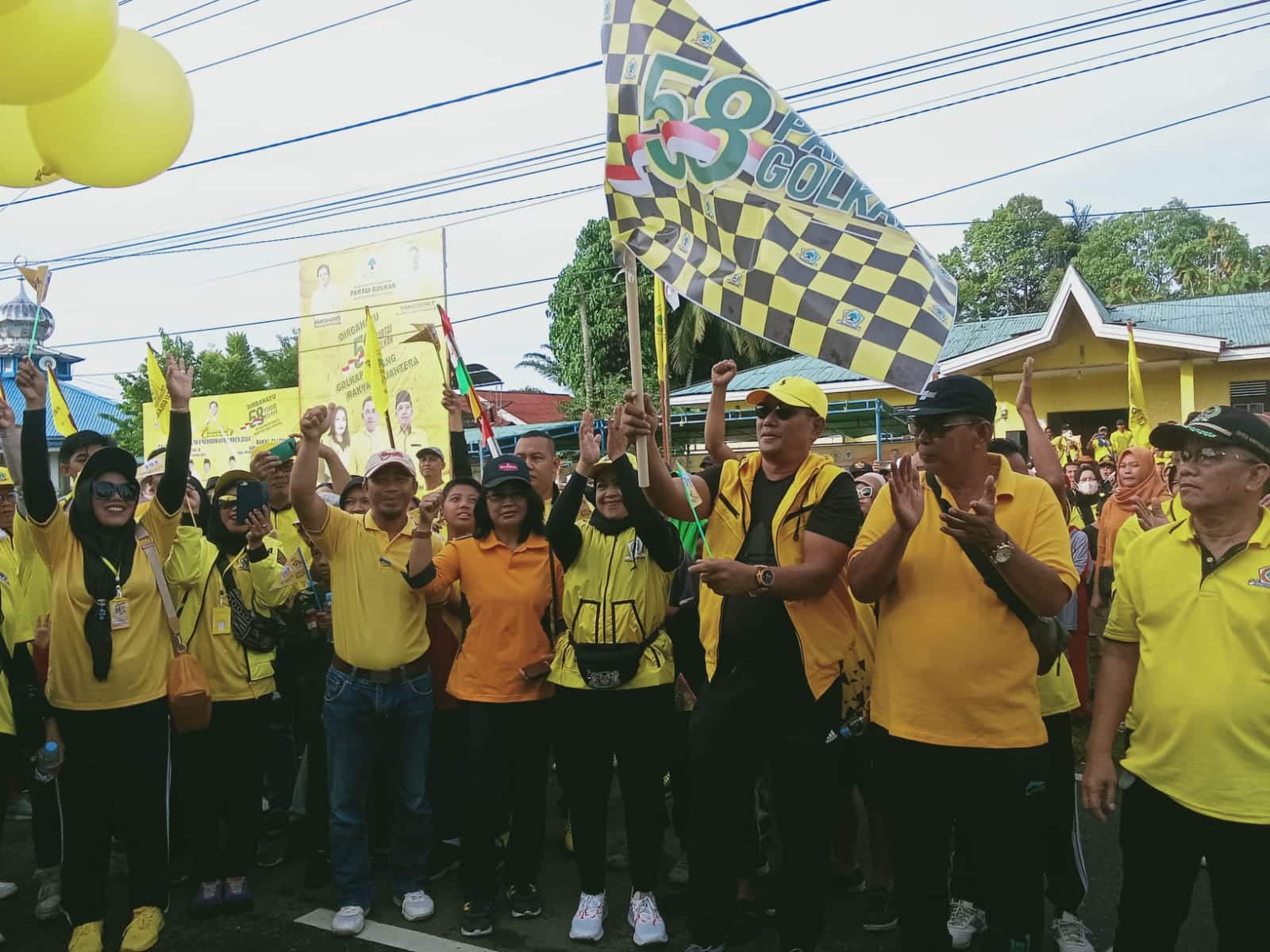 Pecahkan Rekor Muri, Jalan Sehat HUT Golkar ke-58 di Kapuas Hulu Berlangsung Sukses dan Meriah