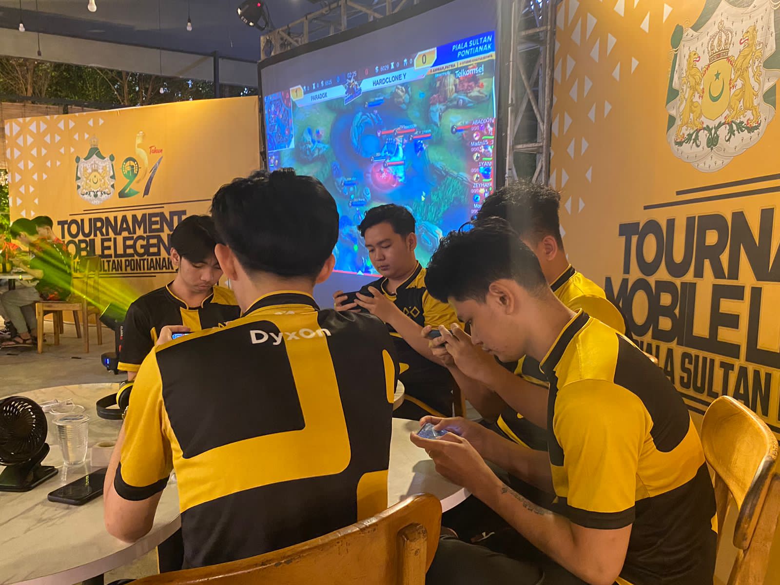 Tantang HCX di Partai Final Piala Sultan Pontianak, Paradox Esport: Pegangan Aja