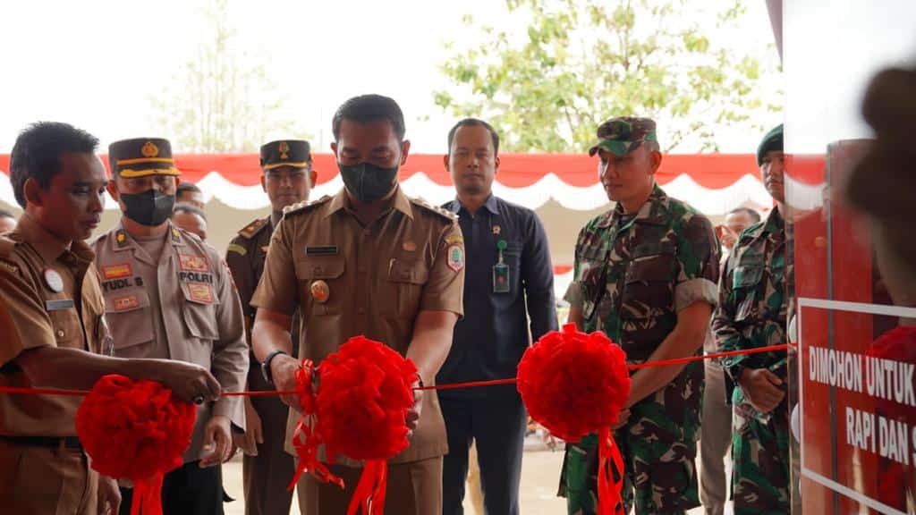 Resmikan Gedung Senilai Rp 8,1 M, Bupati Kapuas Hulu Minta DPMPTSP Berikan Pelayanan Terbaik kepada Masyarakat 