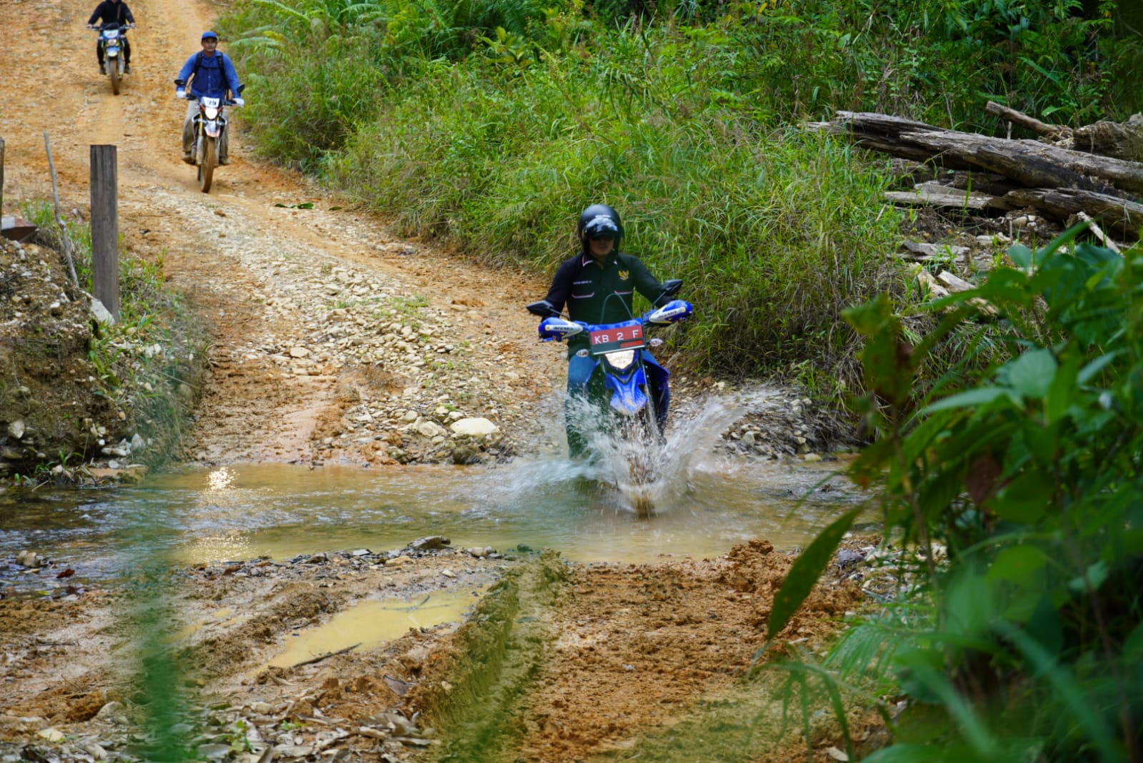 Kunker ke Desa Riam, Wakil Bupati Kapuas Hulu Lakukan Sejumlah Agenda Penting